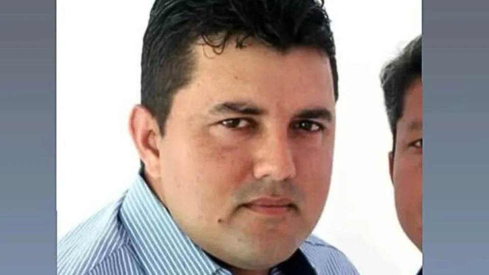 Sobrinho de prefeito do interior do AM morre após lancha naufragar