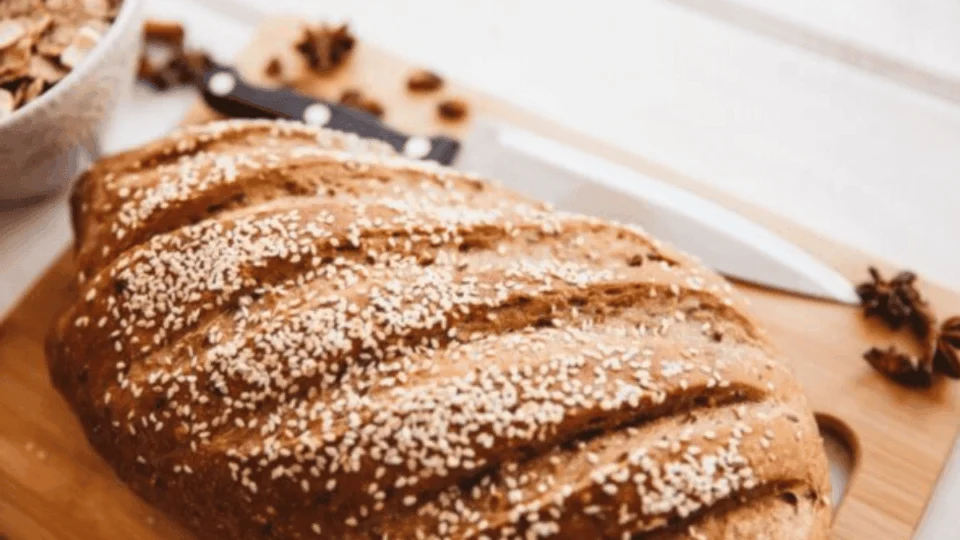 Pão de milho com flocão: confira receita fácil e perfeita para o café da manhã