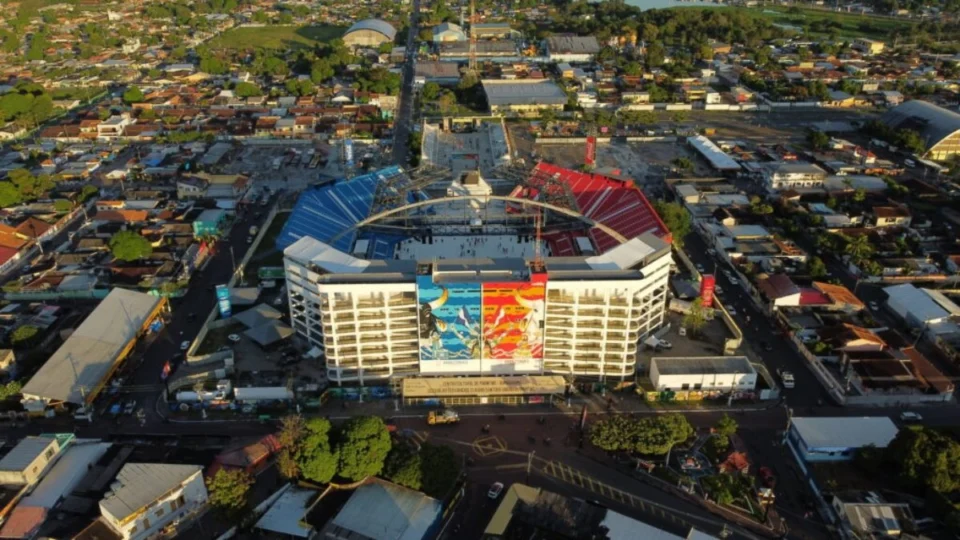 Parintins 2025: como a venda de pedra movimenta a ilha no meio da Amazônia para o maior Festival Folclórico do mundo