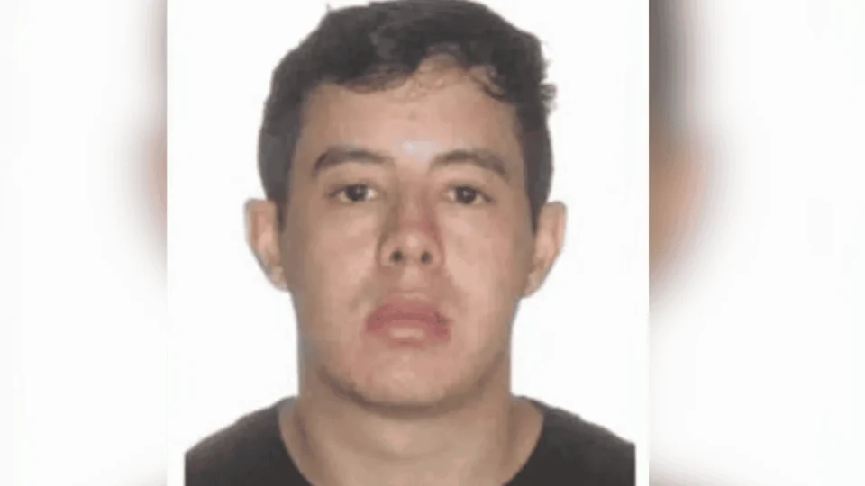 Escrivão da polícia morre após procedimento de transplante capilar