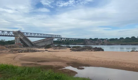 Veja momento exato da implosão da Ponte JK entre Aguiarnópolis (TO) e Estreito (MA); vídeo