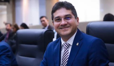 Vereador Jander Lobato, 4º na linha de sucessão, assume Prefeitura de Manaus durante o Carnaval