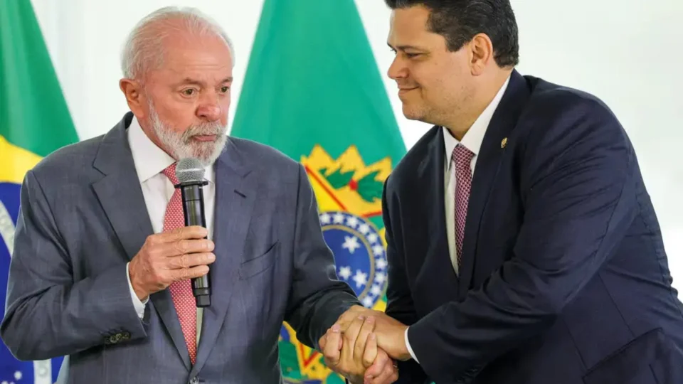 Lula e Alcolumbre viajam para o Amapá na quinta-feira (13)