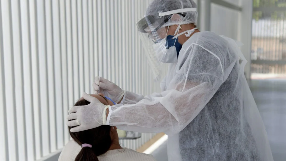 Município disponibiliza dois tipos de testes para covid-19 em Palmas; entenda a diferença