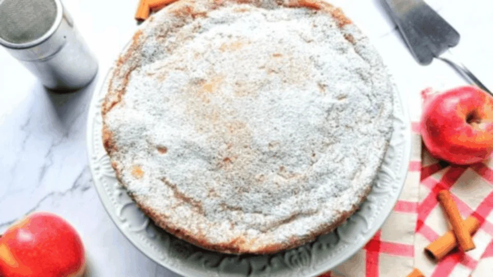 Essa torta de maçã caseira vai te conquistar; confira receita fácil