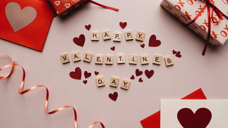 Rosas, corações, cartões e outros: conheça símbolos clássicos do Valentine’s Day