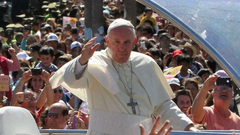 Verdadeiro nome de Papa Francisco viraliza após estreia de Conclave no Brasil; descubra