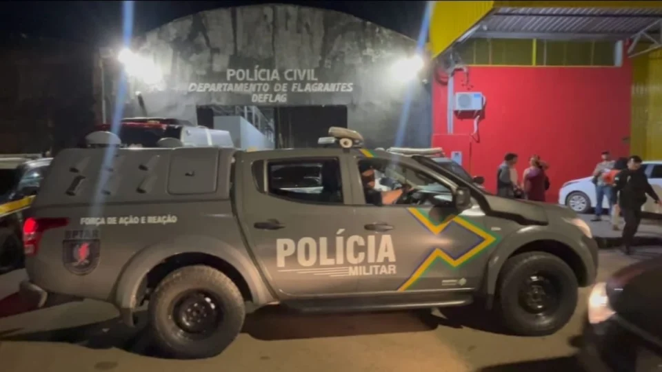 VÍDEO: adolescentes são apreendidos com arma falsa após assalto na zona Leste de Porto Velho