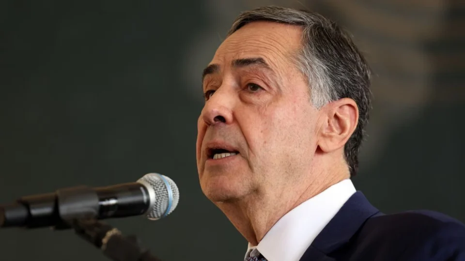 Barroso nega pedido de suspeição de Moraes feito por defesa de Braga Netto; veja argumentos