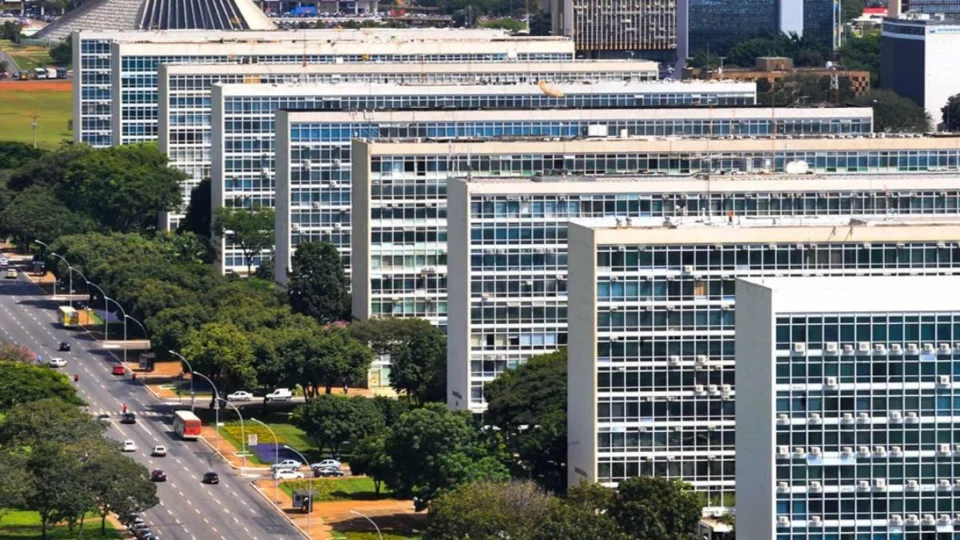 Relembre as mudanças ministeriais do governo Lula até agora