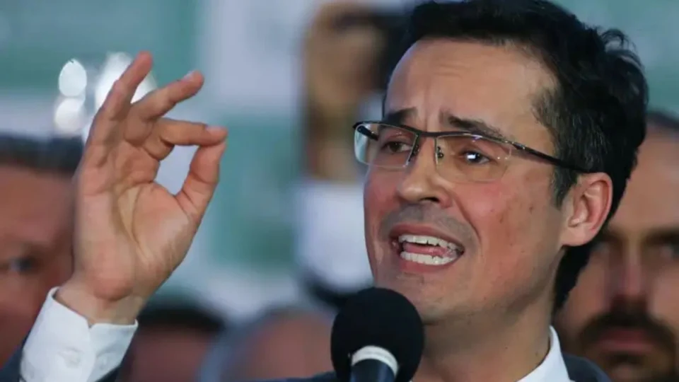 O que diz Deltan Dallagnol sobre o Congresso Nacional ao voltar pela primeira vez após ser cassado