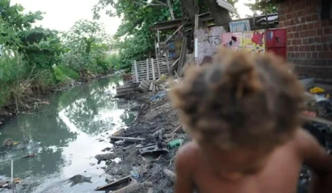 Saneamento básico precário faz internações crescerem no Brasil: como a região Norte virou o epicentro?
