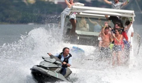 Justiça arquiva caso da baleia jubarte e Bolsonaro; ex-presidente ironiza nas redes