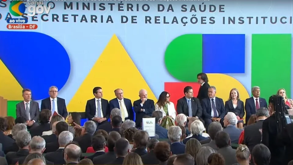 Denarium acompanha Lula em posse de Gleisi Hoffman e Alexandre Padilha