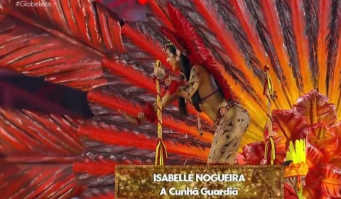 Isabelle Nogueira desfila como ‘Cunhã Guardiã’ em estreia no Sambódromo de São Paulo