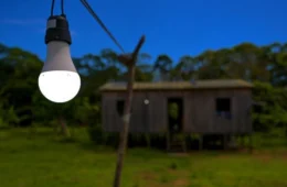Luz para Todos atinge apenas 6% da meta no Amazonas e deixa famílias sem energia