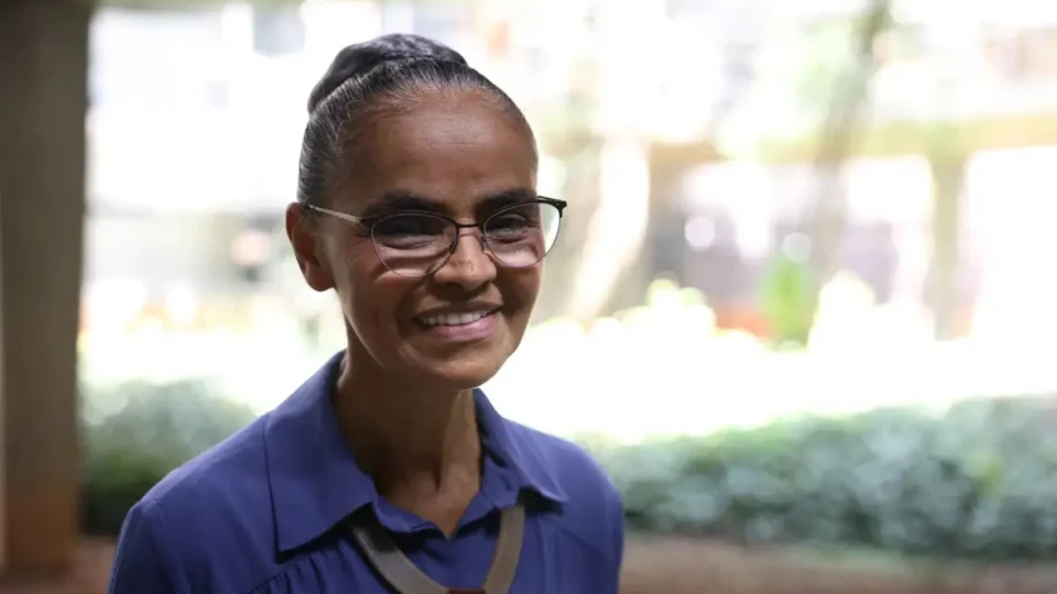 Brasil vai se afastar do mercado de combustíveis fósseis? Entenda compromisso assumido na COP 30