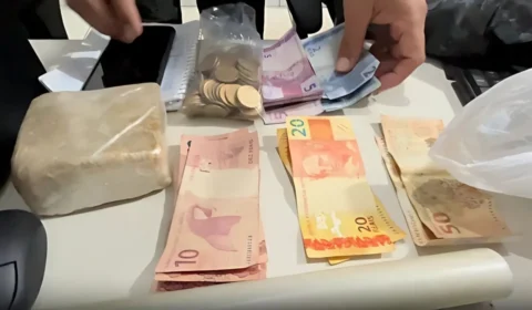 Mulher de líder de facção criminosa é presa com droga em distribuidora de fachada em Candeias do Jamari, RO