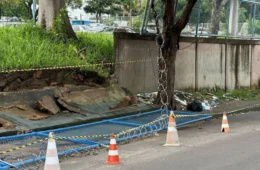 Muro da Polícia Federal desaba durante forte chuva em Manaus; veja vídeo