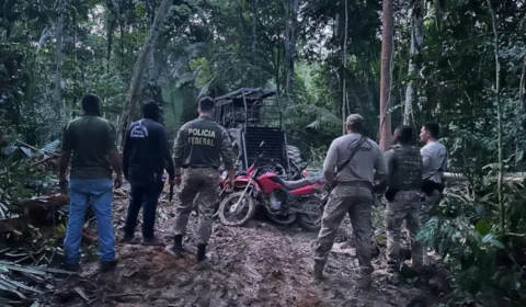 PF apreende trator e motocicletas utilizados em ações criminosas na região oeste de Rondônia