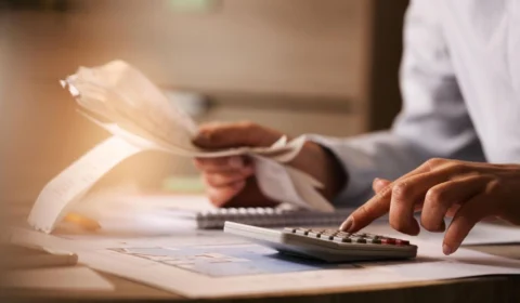 Mais de 882 mil amazonenses estão endividados sem saber; saiba como consultar dívidas