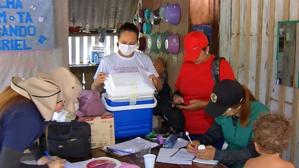 Comunidade ribeirinha recebe atendimento médico sem sair de casa em Rio Preto da Eva