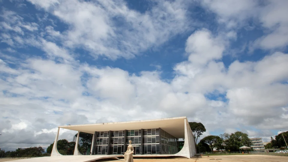 Após ameaças, julgamento de Bolsonaro terá esquema de segurança no STF