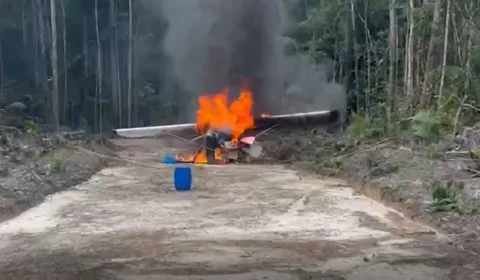 VÍDEO: helicópteros e avião usados para tráfico de drogas são destruídos no Amazonas