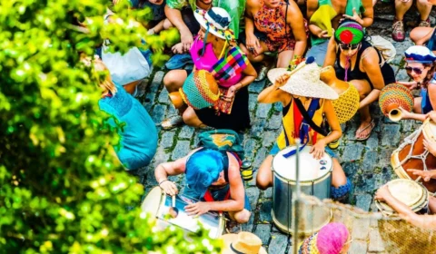 Vai curtir o Carnaval, mas não quer gastar? Confira dicas para economizar