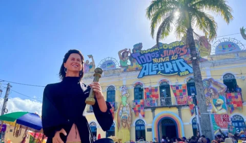 Bonecos de Olinda: Fernanda Torres vira boneco gigante no Carnaval