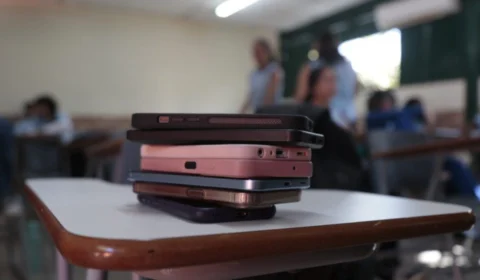 Celulares proibidos: veja as diretrizes para o uso de dispositivos digitais nas escolas