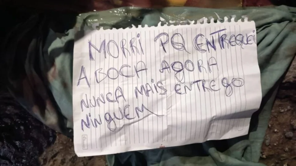 Corpo é encontrado com faca cravada no nariz ao lado de bilhete no Novo Aleixo em Manaus