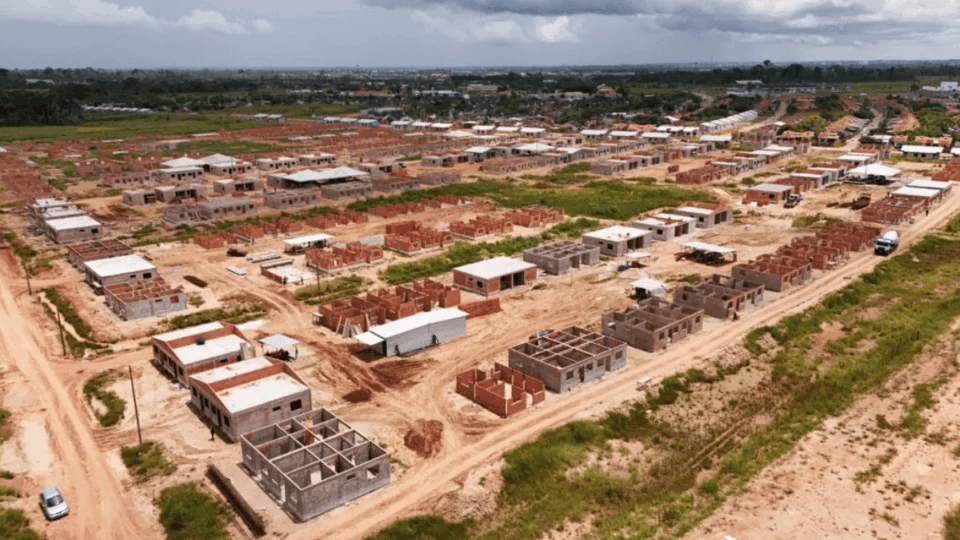 Governo do Acre investe em 800 novas casas populares; veja quem pode receber