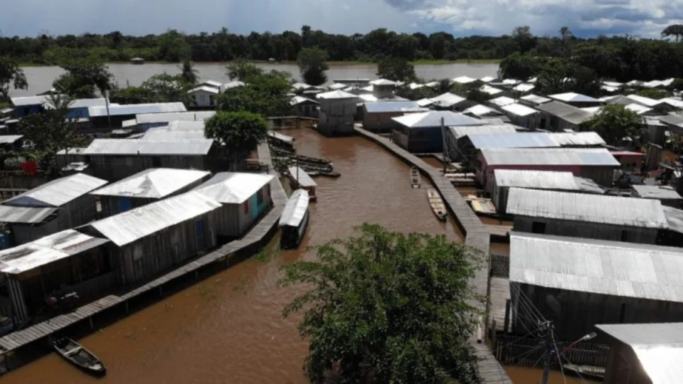 Cheias no Amazonas: quem tem direito a indenização e como buscar ajuda após enchentes?
