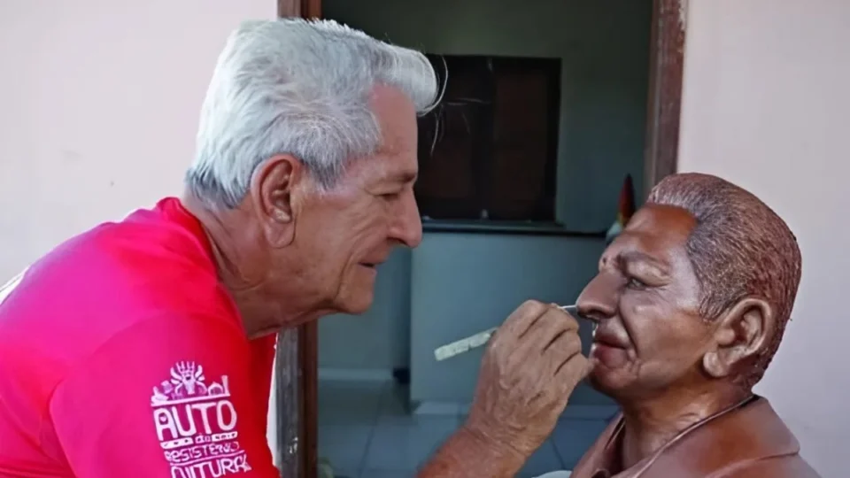 Jair Mendes, ícone do Festival Folclórico de Parintins, morre aos 82 anos