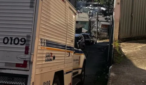 Jovem de Porto Velho é morta a facadas em SC; namorada é suspeita de crime por ciúmes