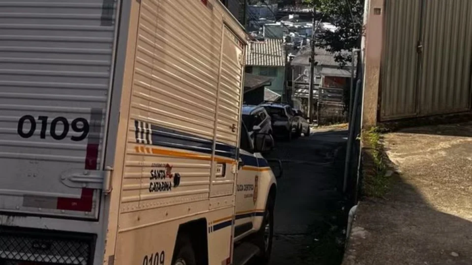 Jovem de Porto Velho é morta a facadas em SC; namorada é suspeita de crime por ciúmes