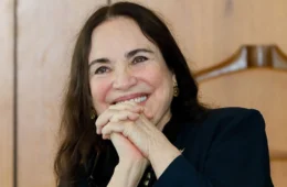 Regina Duarte deve mais de R$ 300 mil da Lei Rouanet