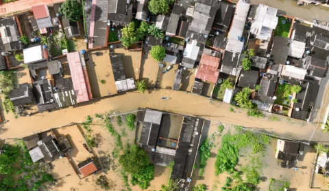 Rio Acre sai da cota de transbordamento e marca 13,72 metros nesta segunda (24)
