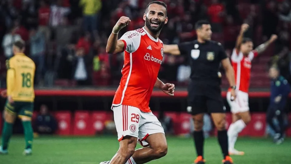 Entenda polêmica entre Flamengo, Internacional, Santos e o jogador Thiago Maia, de Roraima