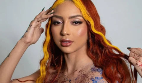 VÍDEO: Criminosos manipulam IA para criar fotos de Ruivinha de Marte sem roupa