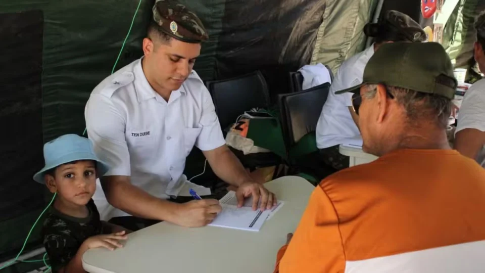 Ação do Exército terá serviços gratuitos neste domingo (13) na Ponta Negra, em Manaus