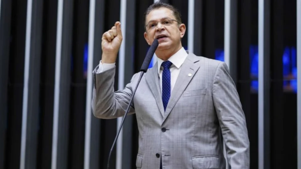 Anistia: oposição intensifica pressão na Câmara e ataca STF em discurso do PL