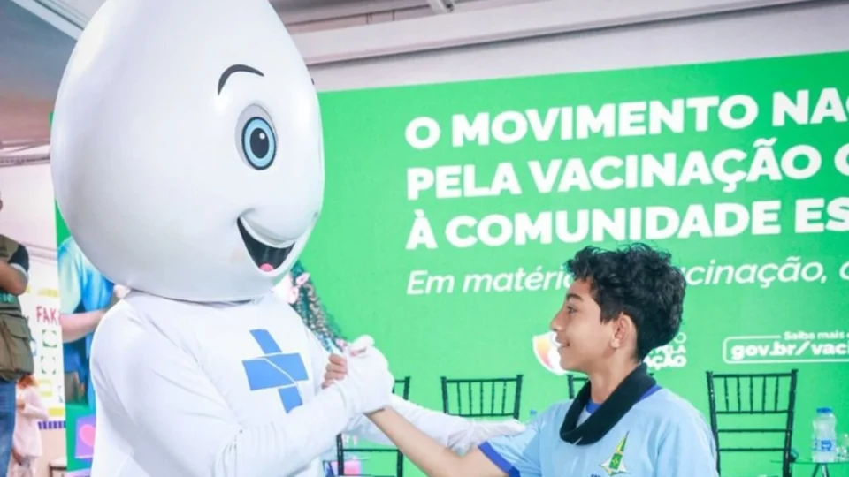 Escolas públicas farão ação nacional para atualizar cadernetas de vacinação; saiba onde