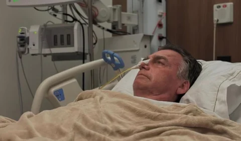 Bolsonaro publica primeira foto após cirurgia e fala sobre recuperação; veja