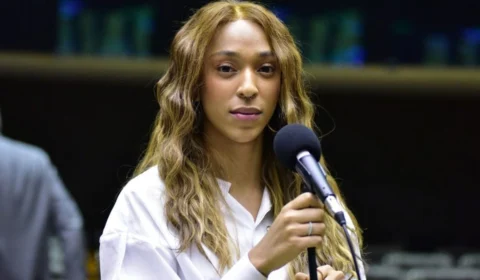 Erika Hilton recebe visto com gênero trocado nos EUA; saiba o que diz a legislação brasileira