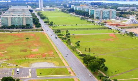 Saiba o que abre e o que fecha no feriadão da Semana Santa e aniversário de Brasília