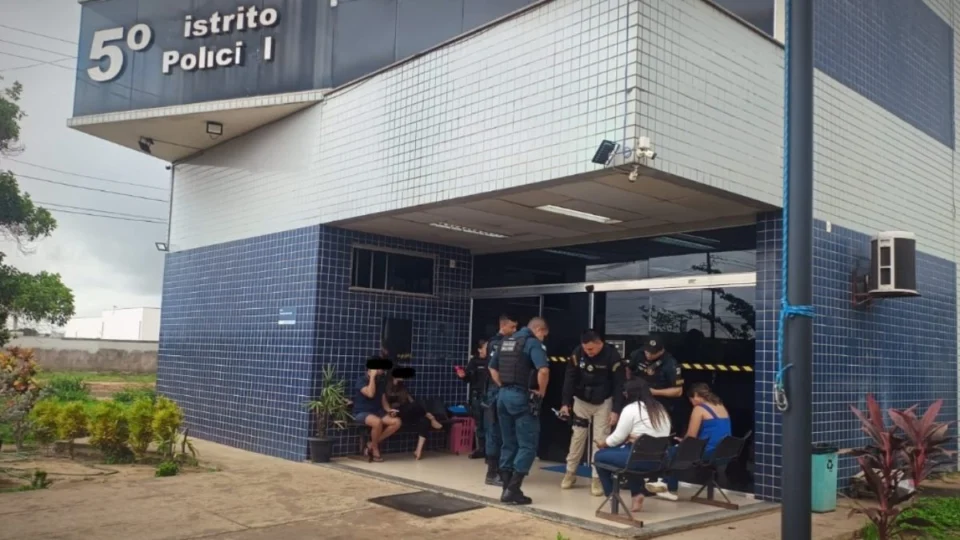 Suspeitos amarram funcionária e roubam R$ 17 mil durante assalto a casa de câmbio em Roraima