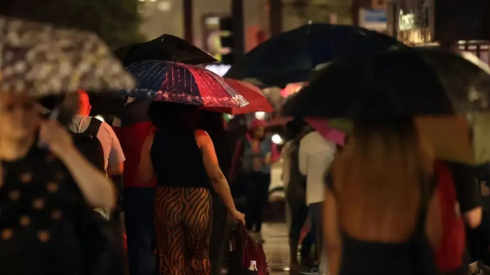 Chuvas do Norte ao Sul: Inmet emite alerta de perigo para quatro regiões do Brasil