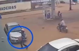 VÍDEO: empresária é assaltada por dupla armada em posto de combustíveis em Porto Velho